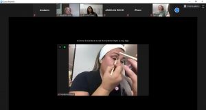 Imparten taller gratuito en línea de automaquillaje para mujeres