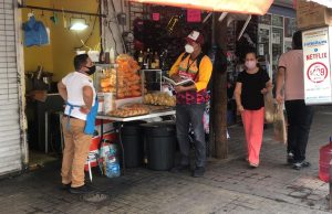 Revisan que comercios cumplan medidas preventivas del COVID-19