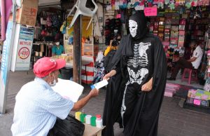 ‘𝗟𝗮 𝗣𝗮𝗿𝗸𝗮’ 𝗿𝗲𝗰𝗼𝗿𝗿𝗲 𝗲𝗹 𝗰𝗲𝗻𝘁𝗿𝗼 𝘆 𝗽𝗶𝗱𝗲 𝗮 𝗰𝗶𝘂𝗱𝗮𝗱𝗮𝗻𝗼𝘀 𝘂𝘀𝗮𝗿 𝗲𝗹 𝗰𝘂𝗯𝗿𝗲𝗯𝗼𝗰𝗮𝘀