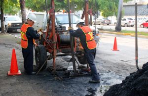 Guantes, toallas desinfectantes y aceites son arrojados al drenaje; piden evitar estas practicas