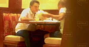 Graban a Pío, hermano de AMLO, recibiendo dinero supuestamente para campañas