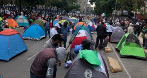 ‘Frena’ en plantón contra AMLO extendido hasta Reforma