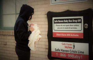 Bruselas instaló su primer buzón para bebés no deseados, para que no corran peligro