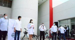 SEDESU y SSA entregan membresías gratuitas “Muévete Chilo” a trabajadores del sector salud en Los Mochis
