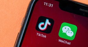 EU prohíbe las aplicaciones chinas TikTok y WeChat a partir del domingo