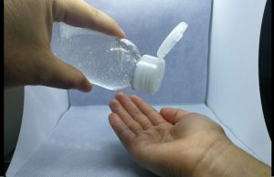Coepriss alerta sobre marcas de gel antibacterial con metanol en sus ingredientes