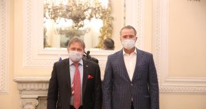 Quirino se reúne con el embajador de Rusia para asegurar adquisición de vacuna COVID