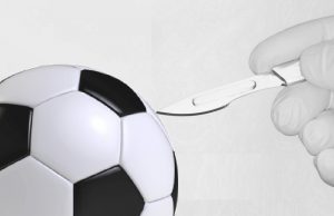 Del bisturí y un balón de fútbol
