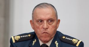 Estados Unidos retira todos los cargos contra Salvador Cienfuegos para que lo juzgue México