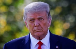 Trump es hospitalizado, luego de dar positivo a COVID-19