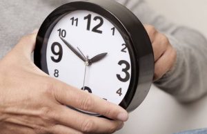 Horario de verano: ¿Se debe atrasar o adelantar el reloj?