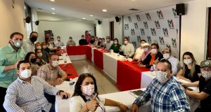 Se reúne Jesús Valdés con líderes de la zona rural de Culiacán y comisariados de Mazatlán.