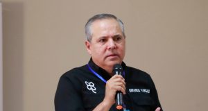 La puerta que tiene que abrir Gerardo Vargas Landeros