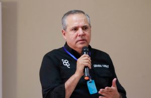 La puerta que tiene que abrir Gerardo Vargas Landeros