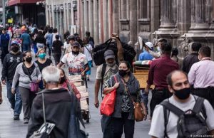 México es el peor país para vivir durante la pandemia, según Bloomberg