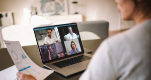 Patrones paguarían internet y luz de sus empleados por “home office” con esta iniciativa