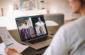 Patrones paguarían internet y luz de sus empleados por “home office” con esta iniciativa