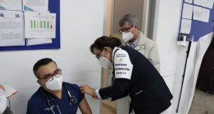 Sin reacciones adversas en aplicación de vacunas en Sinaloa: Encinas