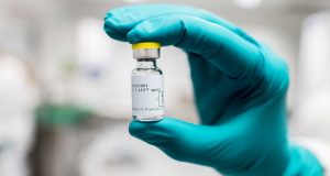 Vacuna de J&J evitó 100% de hospitalizaciones y muertes por COVID, según estudio