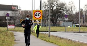 Por alerta de bomba, evacúan fábrica de vacunas de AstraZeneca en Reino Unido