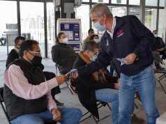 Inicia entrega de cubrebocas reutilizables a taxistas de los 18 municipios de Querétaro