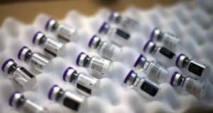 Hasta en diciembre habrá vacunas AztraZeneca y Pfizer para IP y los gobiernos estatales