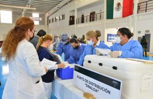 Arriban 16 mil vacunas a Sinaloa para adultos mayores y personal de salud