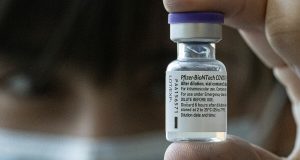 Reiniciará Pfizer el suministro de vacunas a México: Ebrard