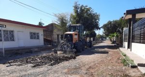 Inician trabajos de pavimentación en calles de Culiacancito