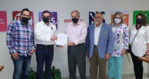 Registra el PAS Rubén Rocha como su candidato a gobernador