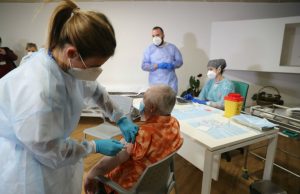 Que siempre sí… Adultos mayores deberán registrarse para tercera dosis de vacuna COVID