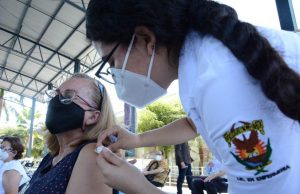 Mil brigadistas universitarios apoyan en vacunación contra COVID-19 en Culiacán