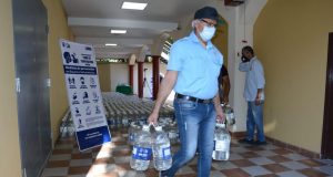 Entrega la UAS más de 14 mil litros de gel alcoholado a unidades académicas y organizacionales