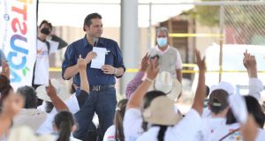 Mario Zamora visita su tierra y escucha el lamento de la gente