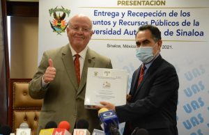 Guerra Liera entrega al Rector electo información sobre asuntos y recursos públicos de la UAS