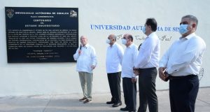 Coloca UAS placa conmemorativa de los 100 años del Estadio Universitario