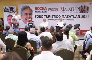 Rubén Rocha Moya atiende el Foro “Turístico Mazatlán 2021.