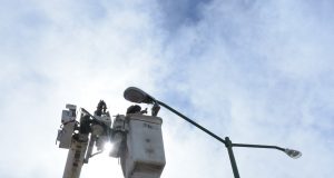 Luminarias Led instaladas en el municipio tienen garantía de diez años, llaman a reportar fallas