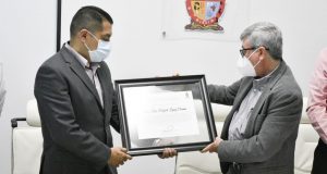 Otorgan reconocimiento a la labor del Dr. Luis Rafael López Ocaña