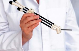 Semillas radiactivas contra el cáncer de próstata; aquí te decimos más