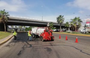 Reparan cinta asfáltica del distribuidor vial Humaya