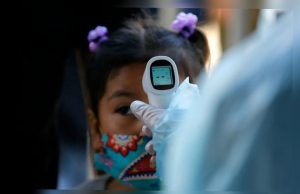 Registra EE.UU. récord de niños hospitalizados por COVID