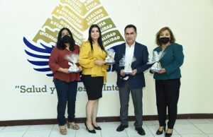 Colocan la pirámide de valores en el Edificio de Rectoría