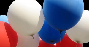 Critican a la SEP por “dinámica de los globos” para el regreso a clases