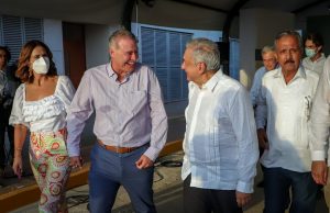 AMLO invita a Quirino a incorporarse a su gabinete