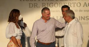 “Inmoral e indigno” que PRI amenace a Quirino si acepta ser embajador, dice AMLO