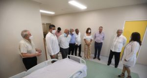 AMLO supervisa Nuevo Pediátrico y promete regularización de trabajadores de la salud