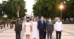 Asiste alcalde Estrada Ferreiro a izamiento de bandera, por el Día de la Independencia