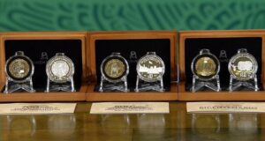 Presentan monedas conmemorativas por Consumación de la Independencia