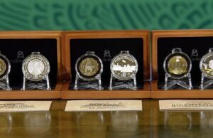 Presentan monedas conmemorativas por Consumación de la Independencia